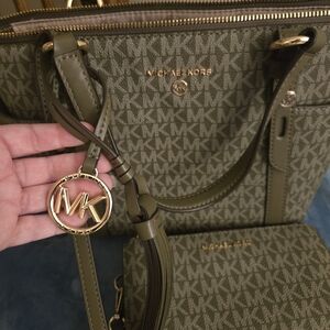 Michael Kors Olive Green Signature Tote Bag With Matching Phone Wallet